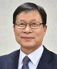 조동암 (직위 : 회장)