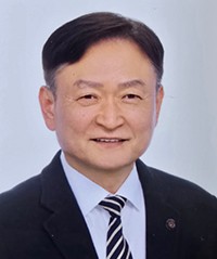 정희강 (직위 : 회장)